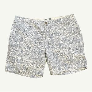 Old Navy Floral White and Blue Flat Front Cotton Shorts 6” Inseam 8